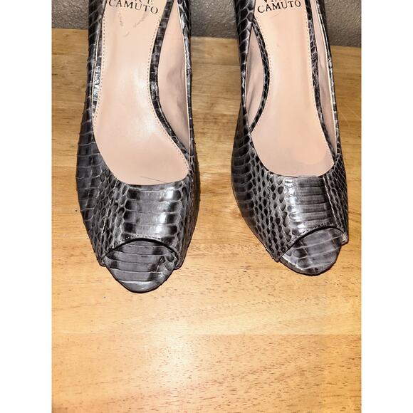 Vince Camuto Kiley Snake Print Peep Toe Heels Gray Black Size 9M 3.5” NWOB - Picture 5 of 13